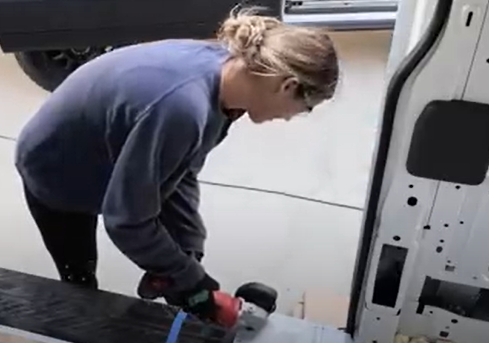 Woman Campervan Builder  | $5.99 eBook | 52 User Generated Reviews | Click and Watch